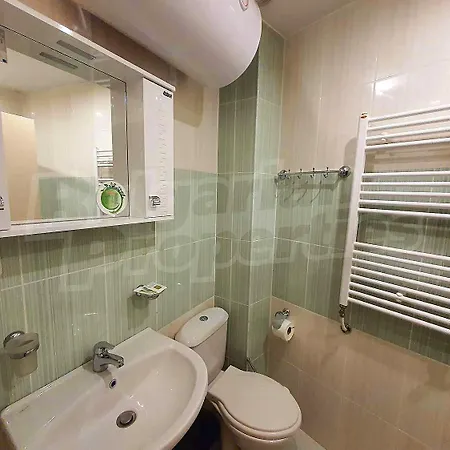 студио в айсберг 4* Borovec